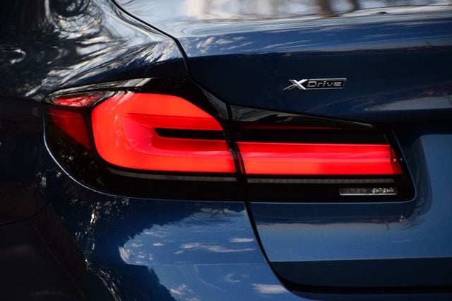 2021 BMW 5 Series 540i xDrive - 22608460 - 5