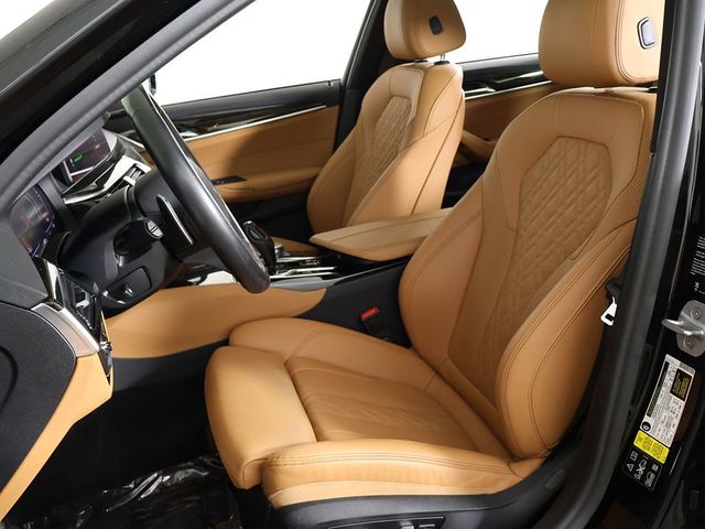 2021 BMW 5 Series 540i xDrive - 23029379 - 33