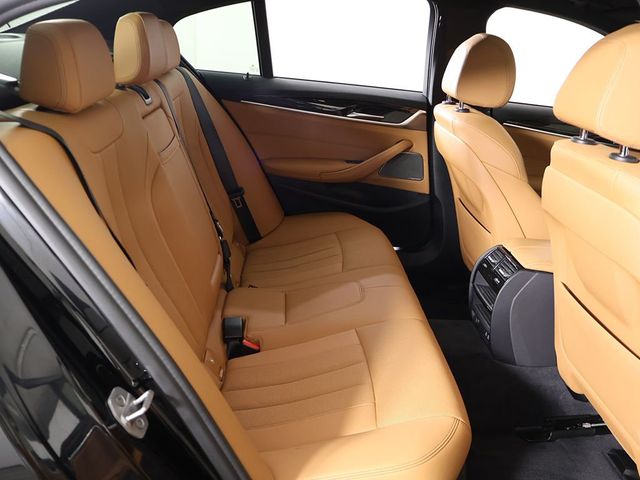 2021 BMW 5 Series 540i xDrive - 23029379 - 40