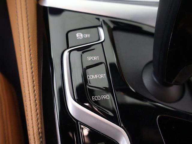 2021 BMW 5 Series 540i xDrive - 23029379 - 61