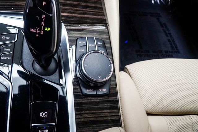 2021 BMW 5 Series 540i xDrive - 23063863 - 19
