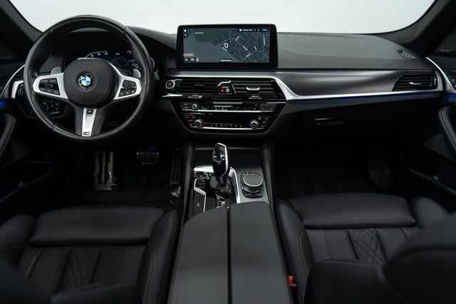 2021 BMW 5 Series 540i xDrive - 22382101 - 9