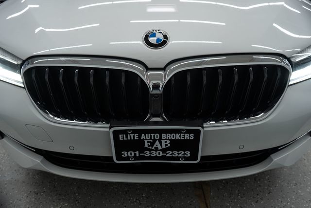 2021 BMW 5 Series 540i xDrive - 22392829 - 59