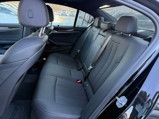 2021 BMW 5 Series 540i xDrive - 22977524 - 19