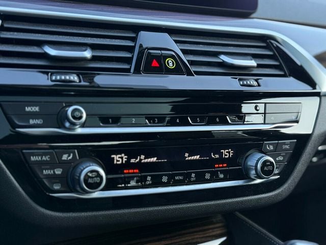 2021 BMW 5 Series 540i xDrive - 22977524 - 29