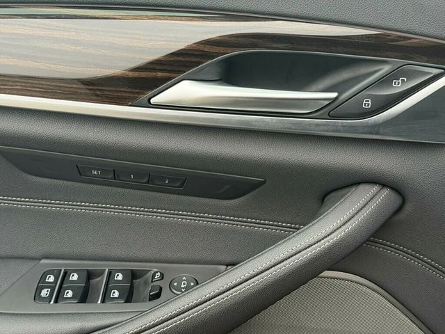 2021 BMW 5 Series 540i xDrive - 22977524 - 47