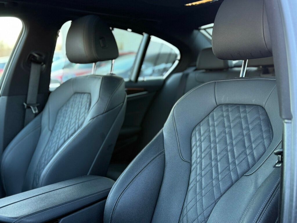 2021 BMW 5 Series 540i xDrive - 22977524 - 4