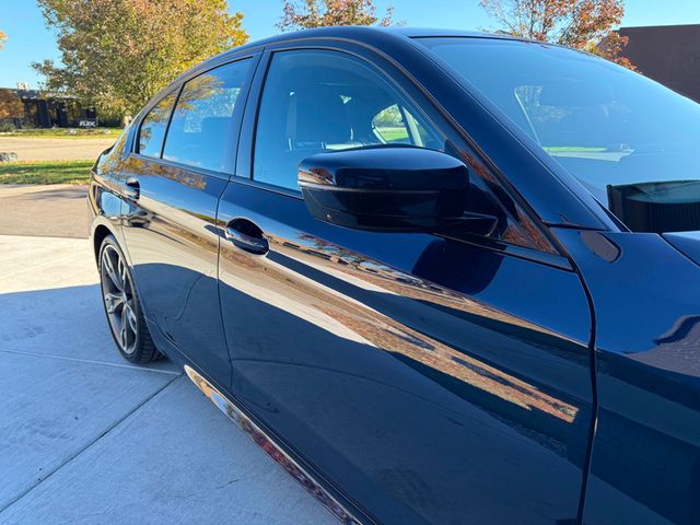 2021 BMW 5 Series M550i xDrive - 22932620 - 20