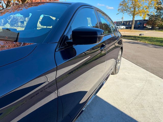 2021 BMW 5 Series M550i xDrive - 22932620 - 21