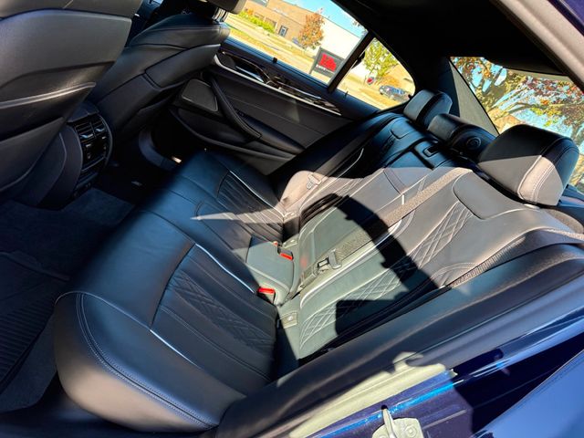 2021 BMW 5 Series M550i xDrive - 22932620 - 37