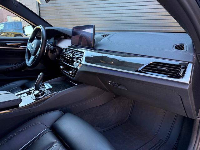 2021 BMW 5 Series M550i xDrive - 22932620 - 41