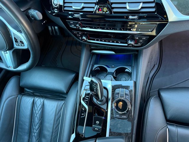 2021 BMW 5 Series M550i xDrive - 22932620 - 45