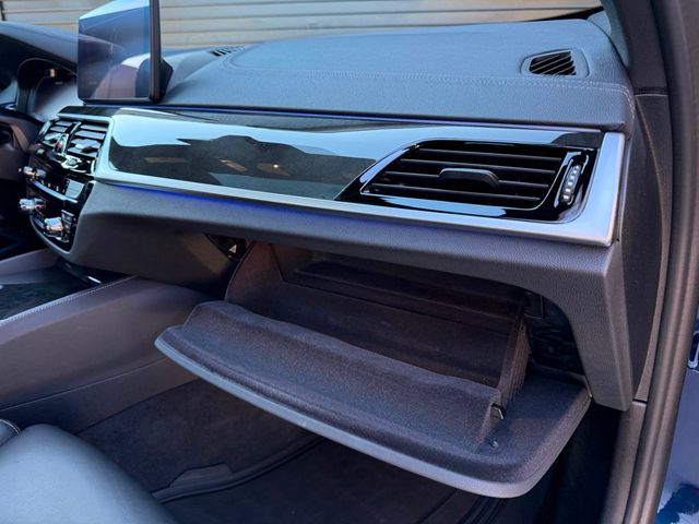 2021 BMW 5 Series M550i xDrive - 22932620 - 46