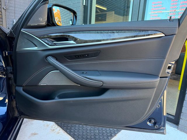 2021 BMW 5 Series M550i xDrive - 22932620 - 47