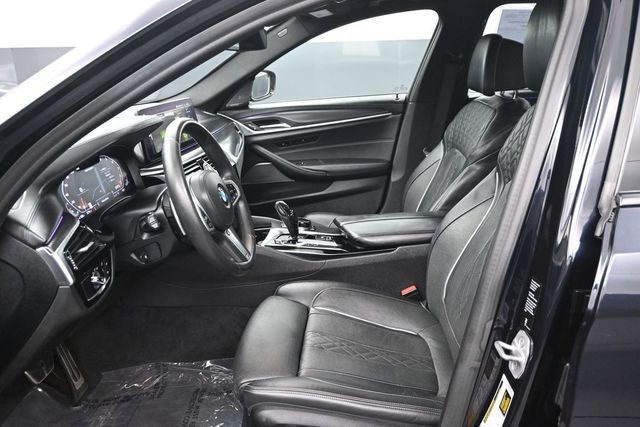 2021 BMW 5 Series M550i xDrive - 23046102 - 5