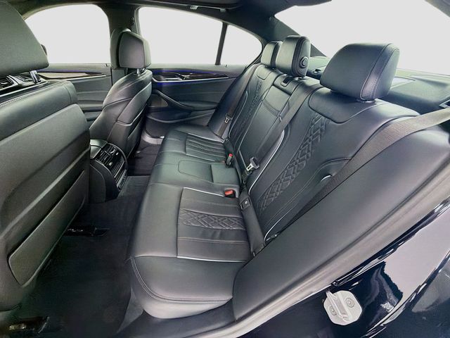 2021 BMW 5 Series M550i xDrive - 23003404 - 26