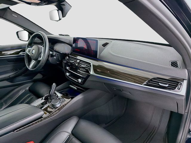 2021 BMW 5 Series M550i xDrive - 23003404 - 31