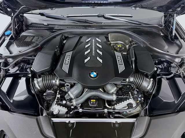 2021 BMW 5 Series M550i xDrive - 23003404 - 32