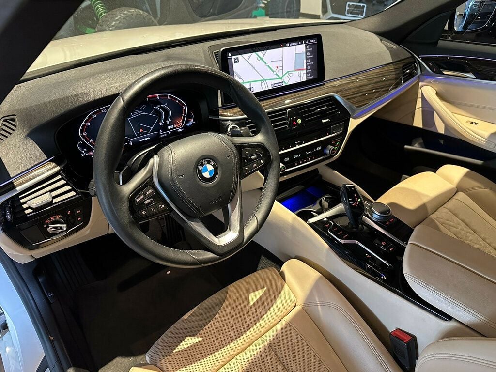 2021 BMW 5 Series Navigation/Moonroof/AppleCarplay/AndroidAuto/ParkDistanceCntrl - 22370321 - 9