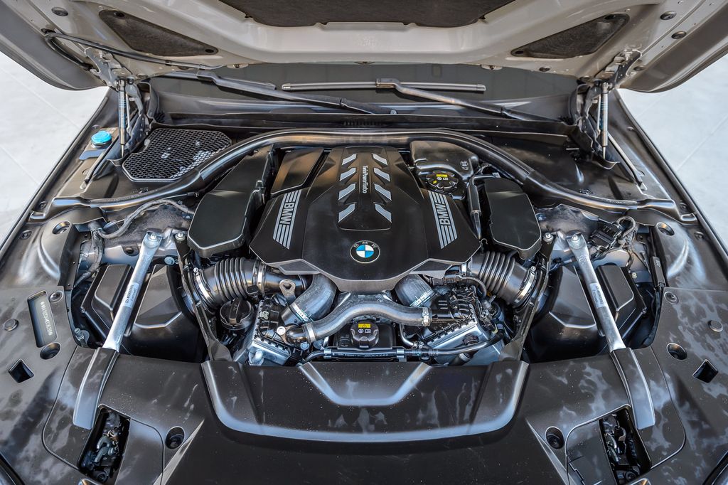 2021 BMW 7 Series  - 22952625 - 13