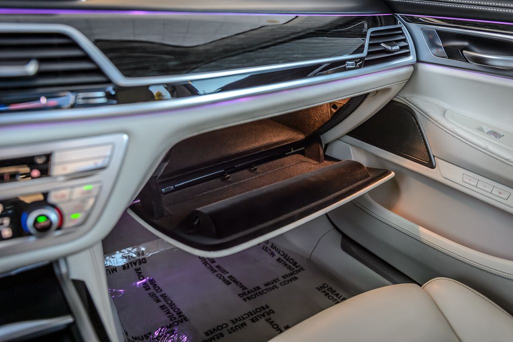 2021 BMW 7 Series  - 22952625 - 33