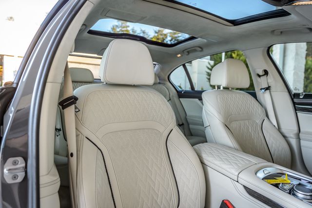 2021 BMW 7 Series  - 22952625 - 35