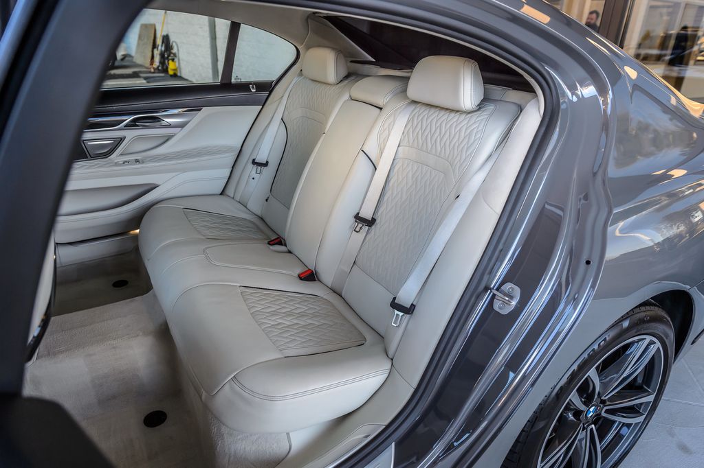 2021 BMW 7 Series  - 22952625 - 37