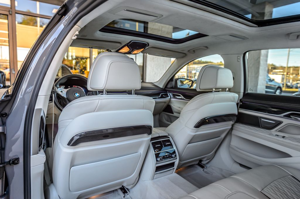 2021 BMW 7 Series  - 22952625 - 42