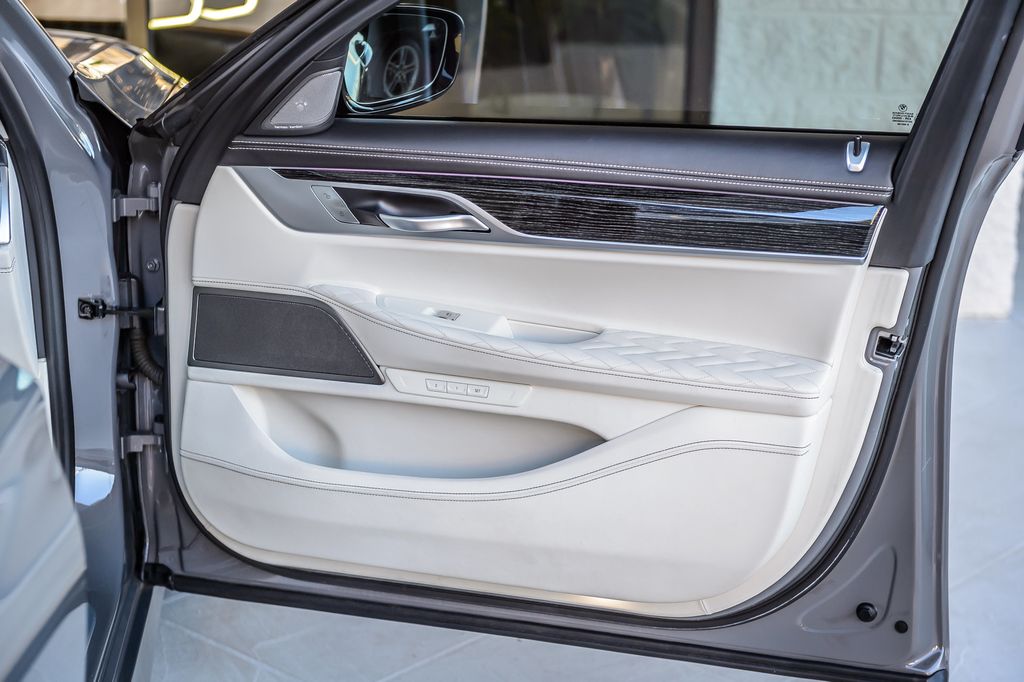 2021 BMW 7 Series  - 22952625 - 53
