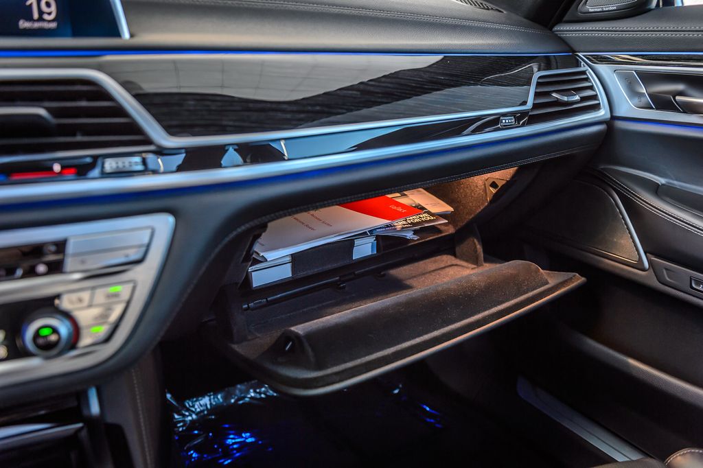 2021 BMW 7 Series 740i - 22955703 - 34