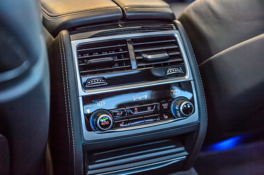 2021 BMW 7 Series 740i - 22955703 - 35