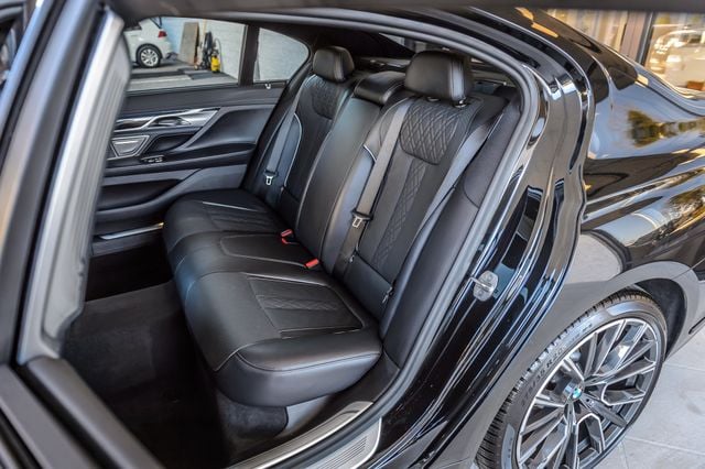 2021 BMW 7 Series 740i - 22955703 - 42