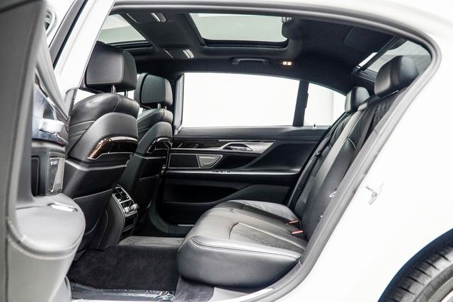 2021 BMW 7 Series 740i xDrive - 22938729 - 36