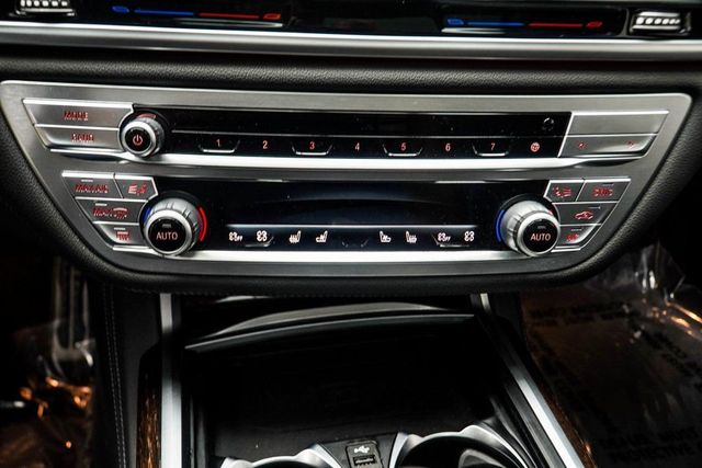2021 BMW 7 Series 740i xDrive - 23047518 - 19