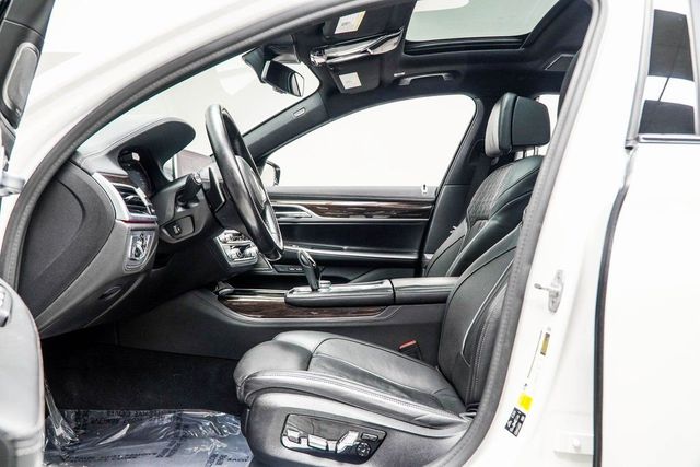 2021 BMW 7 Series 740i xDrive - 23047518 - 35