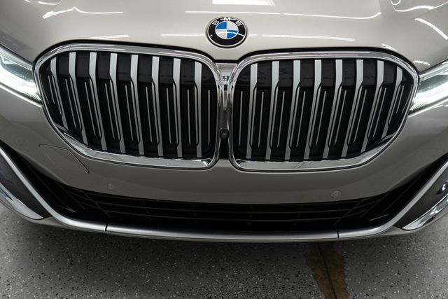 2021 BMW 7 Series 740i xDrive - 22371607 - 63