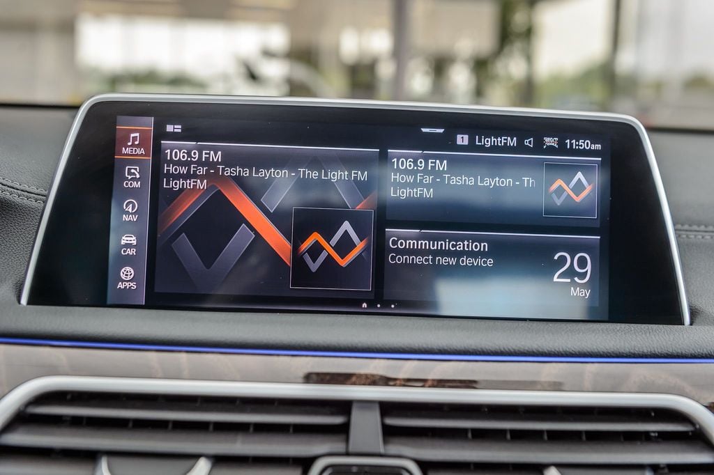 2021 BMW 7 Series 740i xDRIVE - WHITE ON BROWN - NAV - BACKUP CAM - CARPLAY  - 22858598 - 18