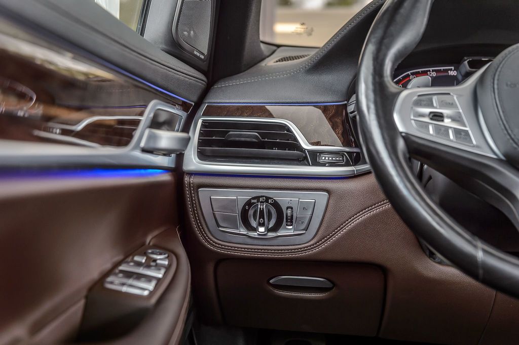 2021 BMW 7 Series 740i xDRIVE - WHITE ON BROWN - NAV - BACKUP CAM - CARPLAY  - 22858598 - 25