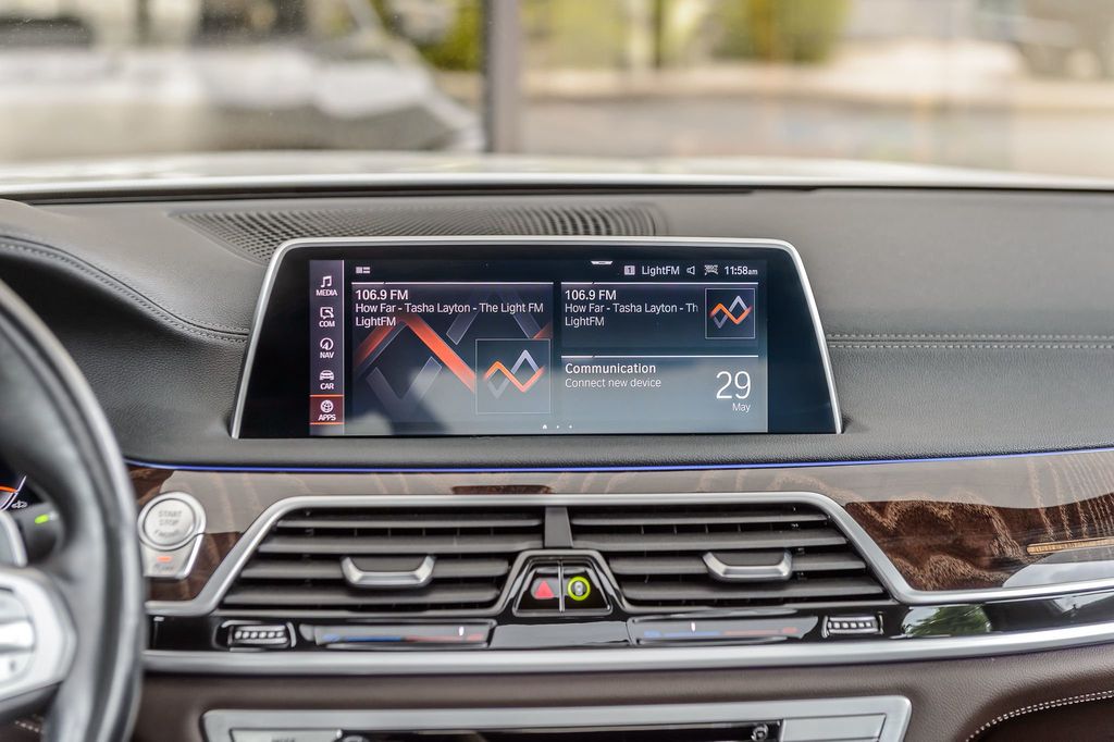 2021 BMW 7 Series 740i xDRIVE - WHITE ON BROWN - NAV - BACKUP CAM - CARPLAY  - 22858598 - 28