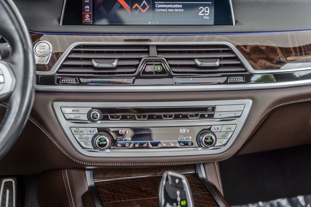2021 BMW 7 Series 740i xDRIVE - WHITE ON BROWN - NAV - BACKUP CAM - CARPLAY  - 22858598 - 29