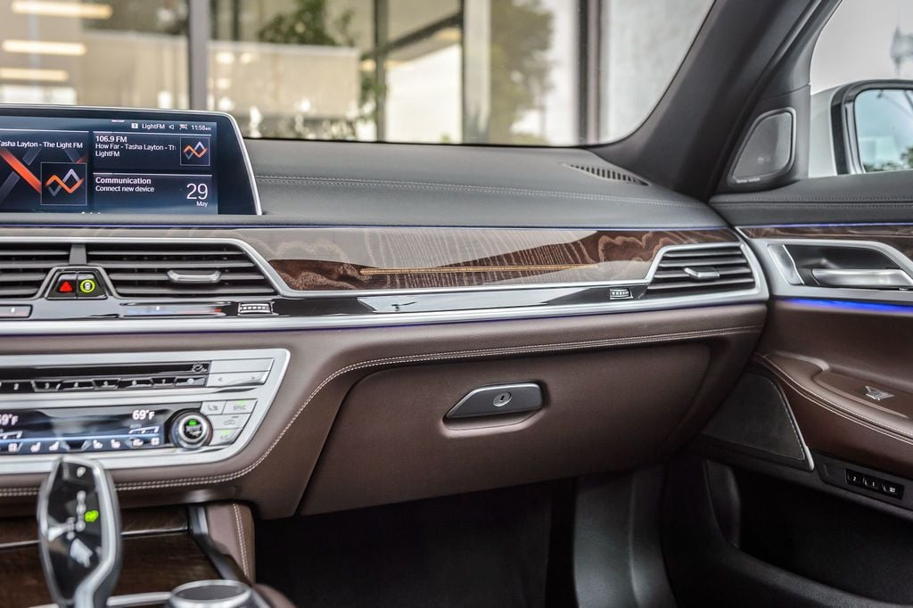 2021 BMW 7 Series 740i xDRIVE - WHITE ON BROWN - NAV - BACKUP CAM - CARPLAY  - 22858598 - 33