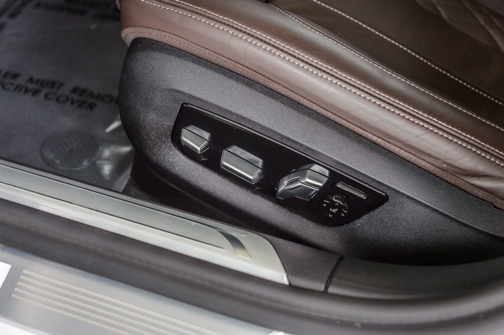 2021 BMW 7 Series 740i xDRIVE - WHITE ON BROWN - NAV - BACKUP CAM - CARPLAY  - 22858598 - 38