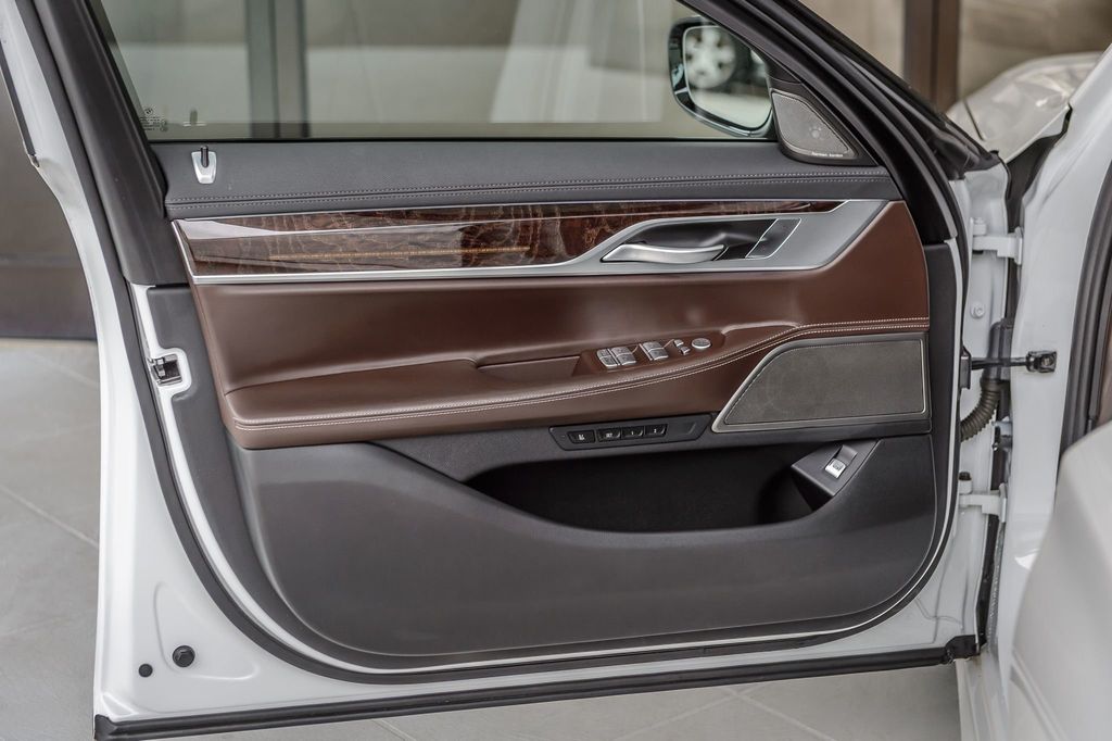 2021 BMW 7 Series 740i xDRIVE - WHITE ON BROWN - NAV - BACKUP CAM - CARPLAY  - 22858598 - 47