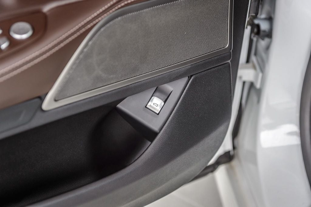 2021 BMW 7 Series 740i xDRIVE - WHITE ON BROWN - NAV - BACKUP CAM - CARPLAY  - 22858598 - 52