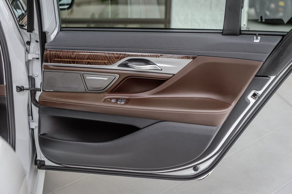 2021 BMW 7 Series 740i xDRIVE - WHITE ON BROWN - NAV - BACKUP CAM - CARPLAY  - 22858598 - 55