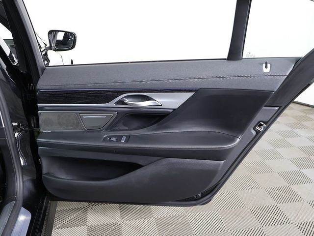 2021 BMW 7 Series 750i xDrive - 23055379 - 31
