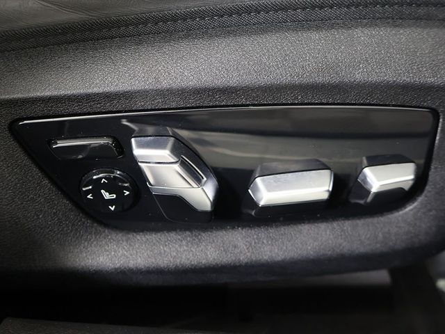 2021 BMW 7 Series 750i xDrive - 23055379 - 39