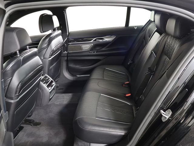 2021 BMW 7 Series 750i xDrive - 23055379 - 40