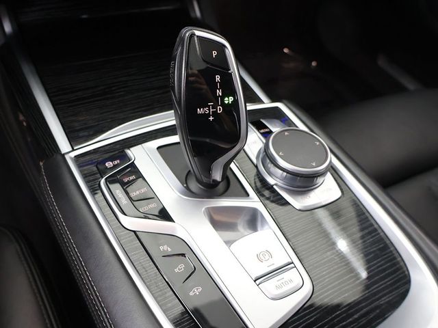 2021 BMW 7 Series 750i xDrive - 23055379 - 62