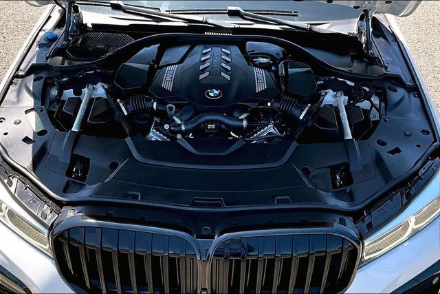 2021 BMW 7 Series xDrive - 23054990 - 38